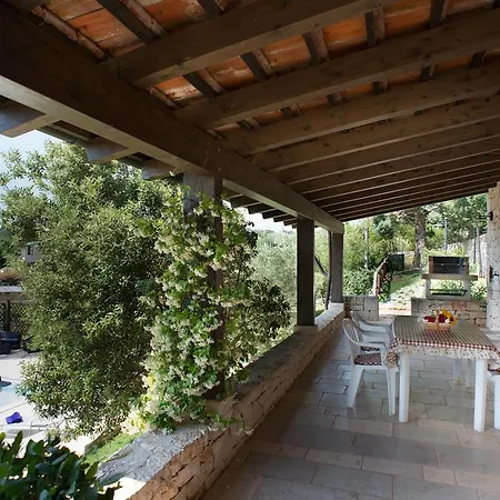 Trulli Bosco Selva Apartment *